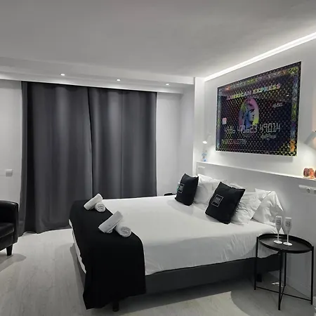 Urban Spaces Aparthotel